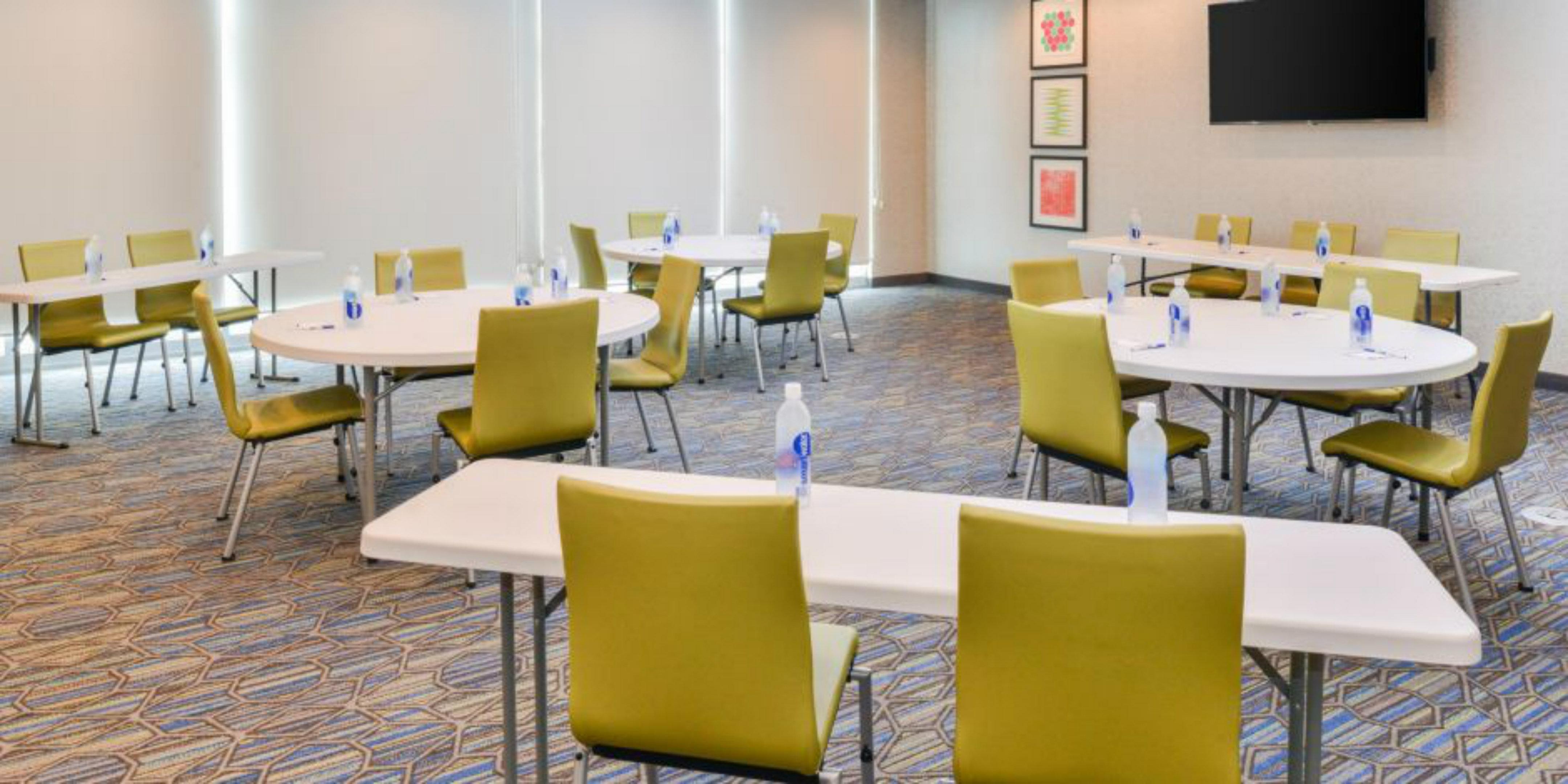 Holiday Inn Express - Alliance By Ihg Zewnętrze zdjęcie