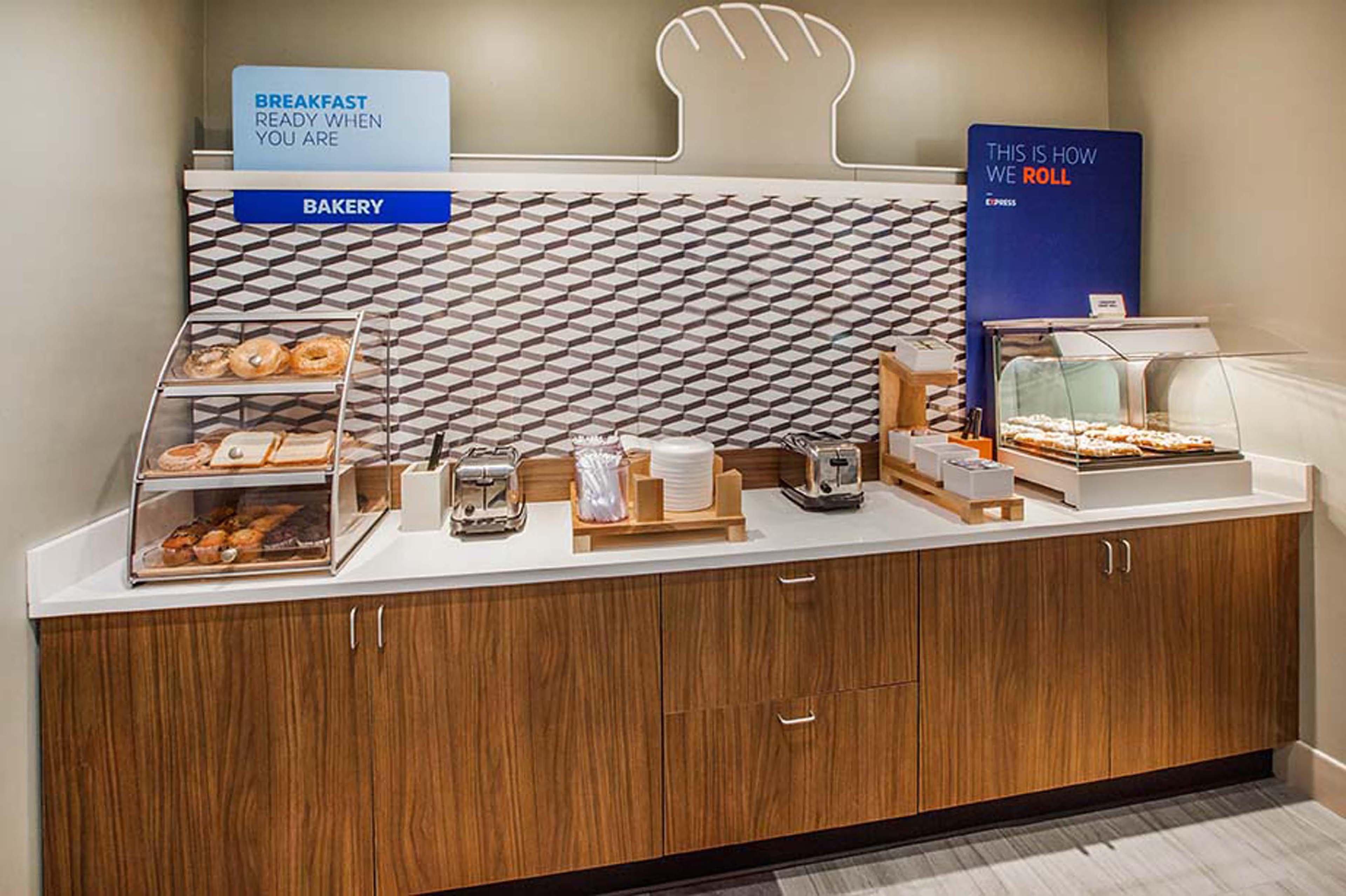 Holiday Inn Express - Alliance By Ihg Zewnętrze zdjęcie