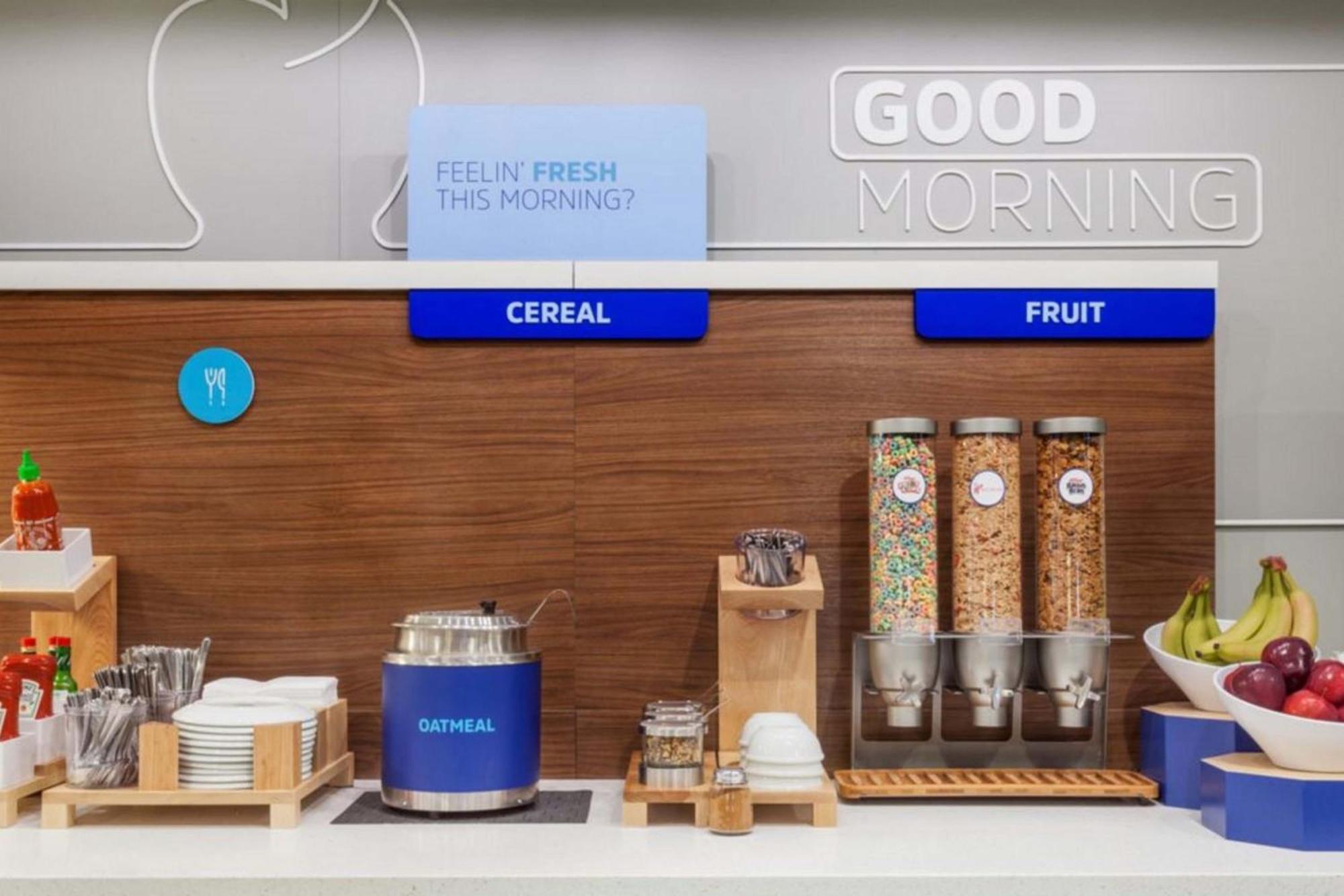 Holiday Inn Express - Alliance By Ihg Zewnętrze zdjęcie