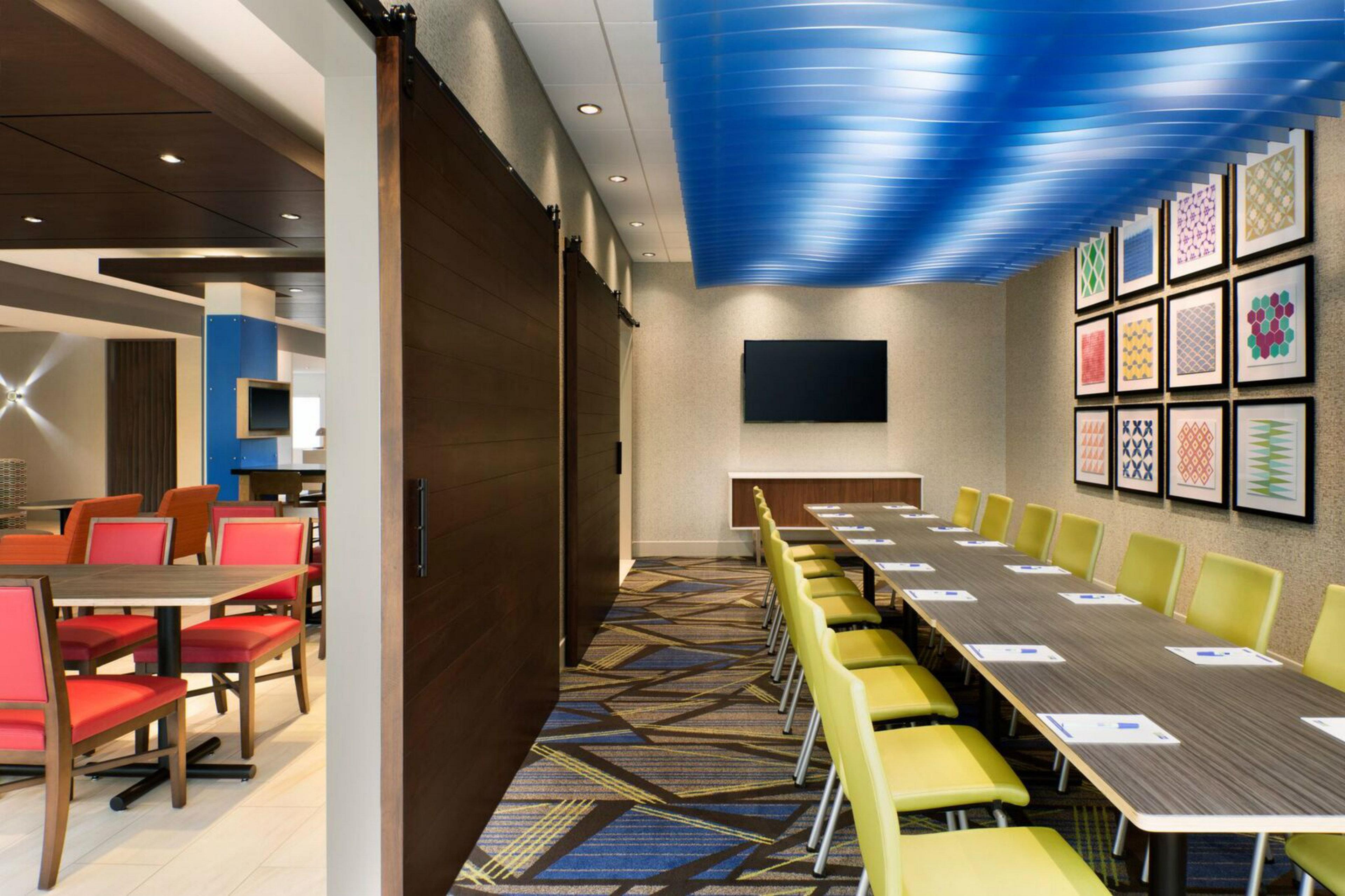 Holiday Inn Express - Alliance By Ihg Zewnętrze zdjęcie